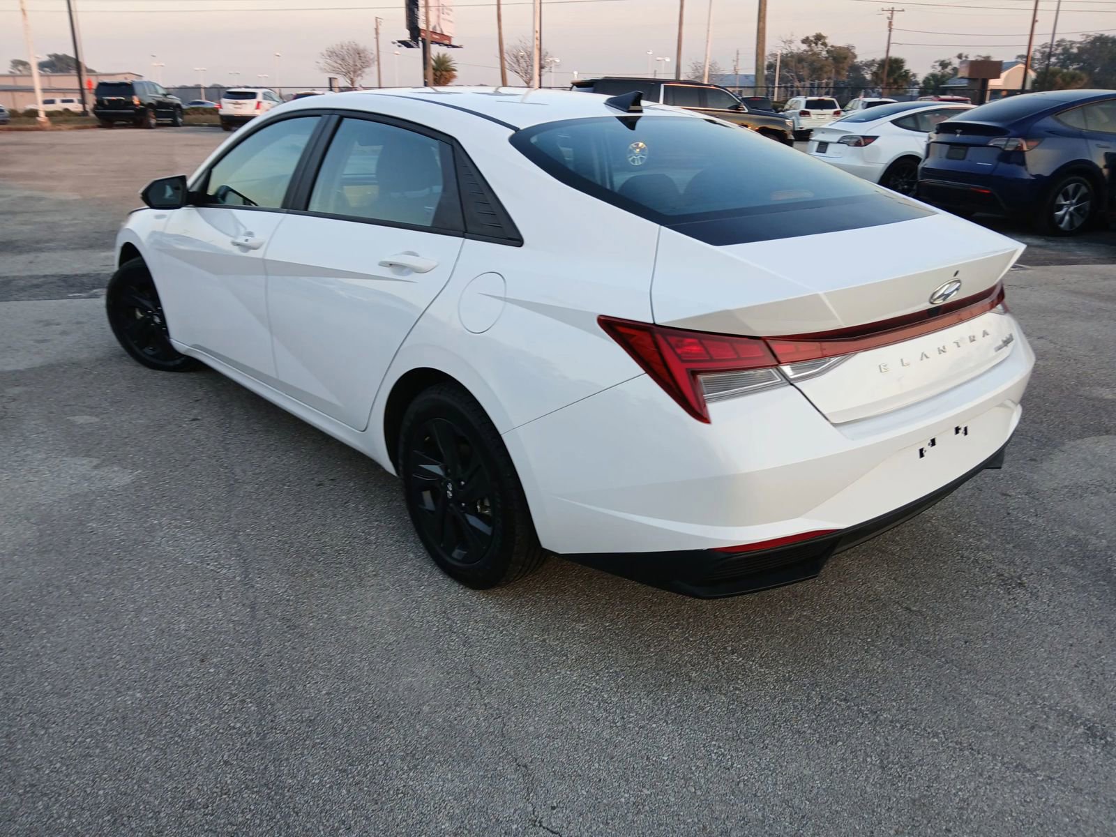 Used 2023 Hyundai Elantra Blue w/ Cargo Package image 4