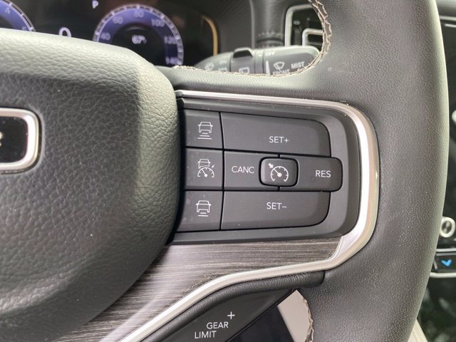 Used 2024 Jeep Wagoneer Series III w/ Premium Group I AWD/4WD image 22