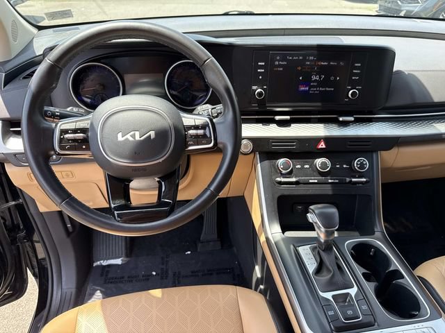 Used 2024 Kia Carnival LX FWD image 17