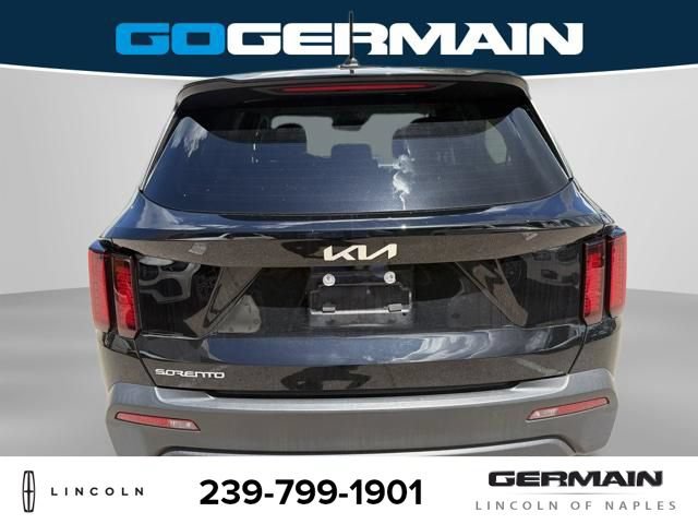 Used 2023 Kia Sorento LX FWD image 6
