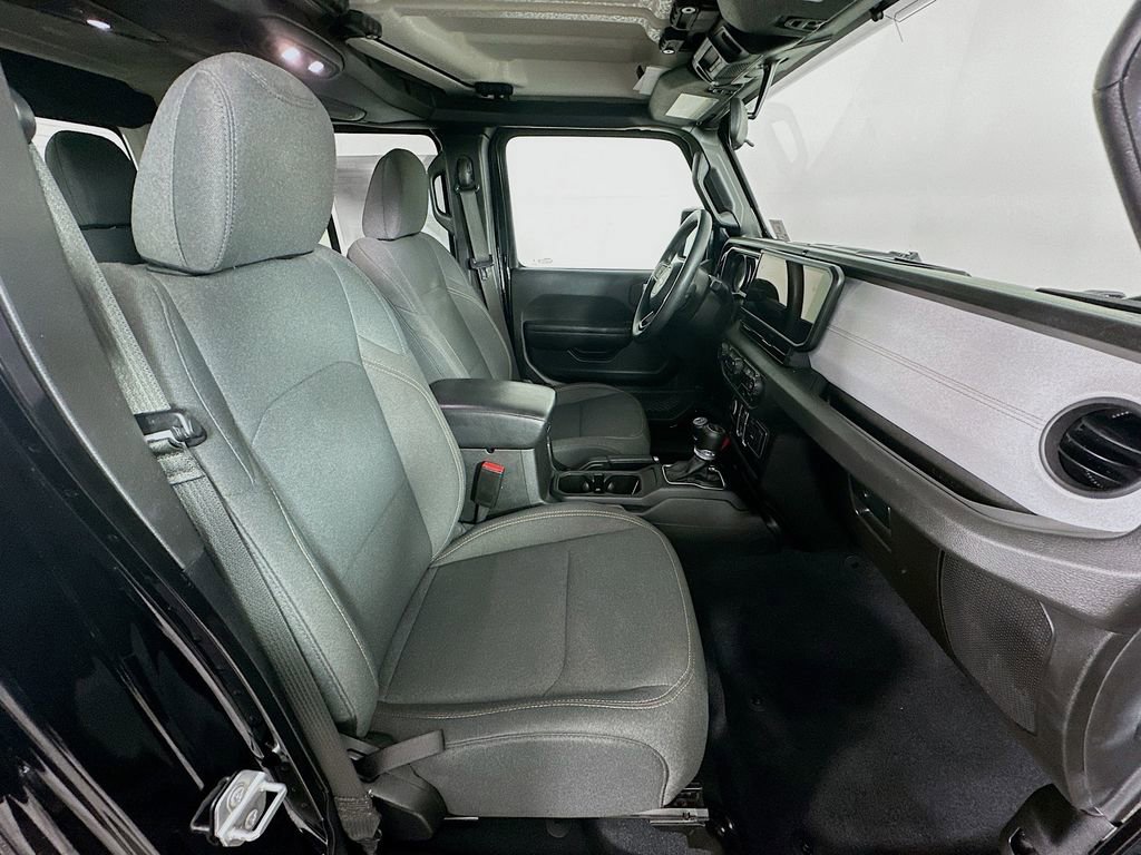 Certified 2024 Jeep Gladiator Sport image 37