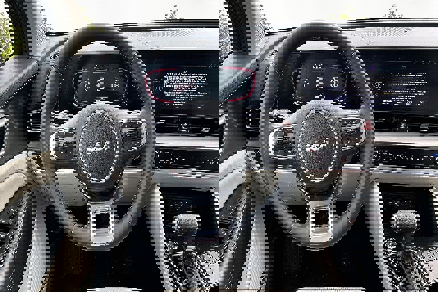 Used 2025 Kia Sportage EX image 5