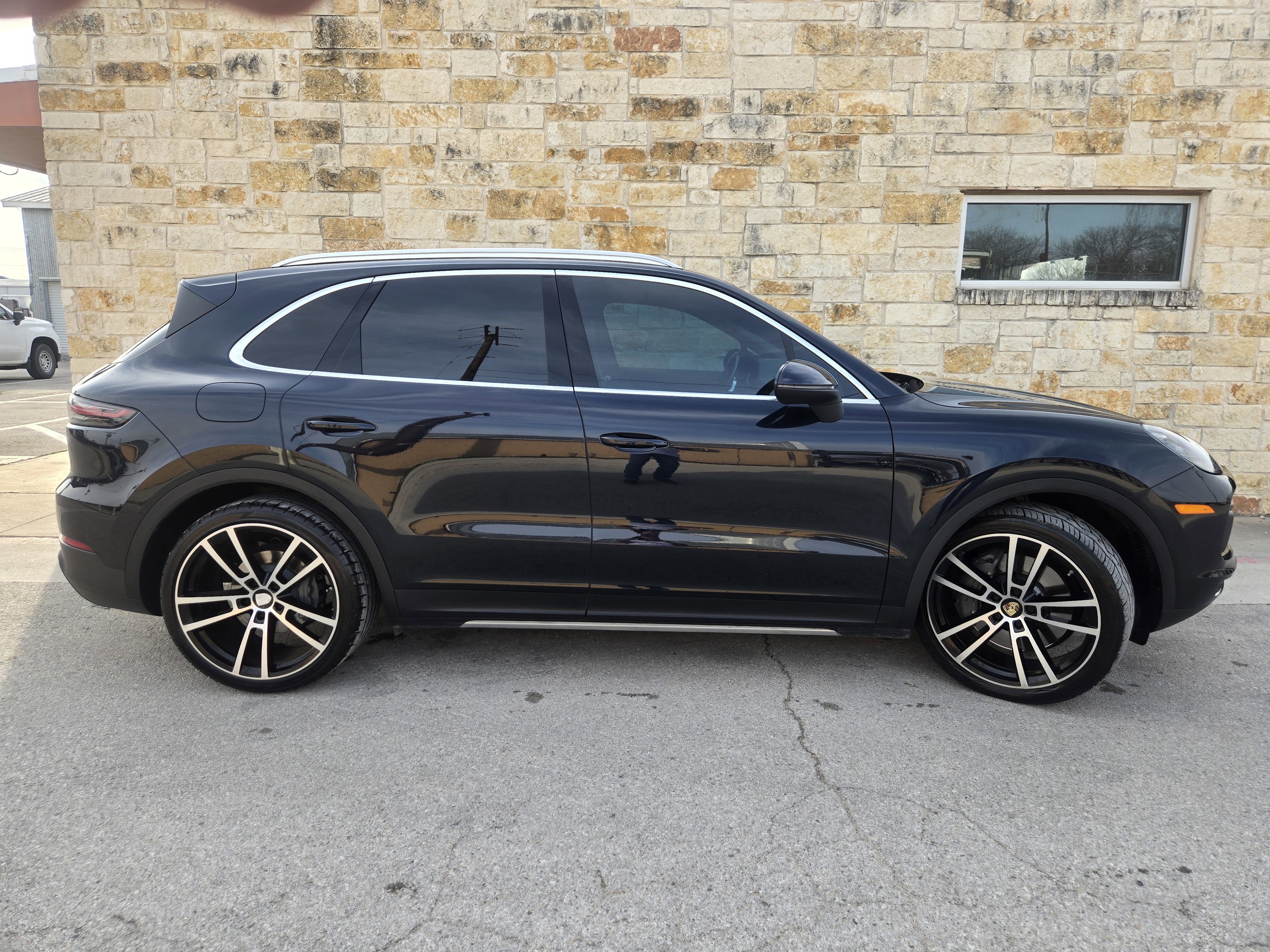 Used 2020 Porsche Cayenne S image 17