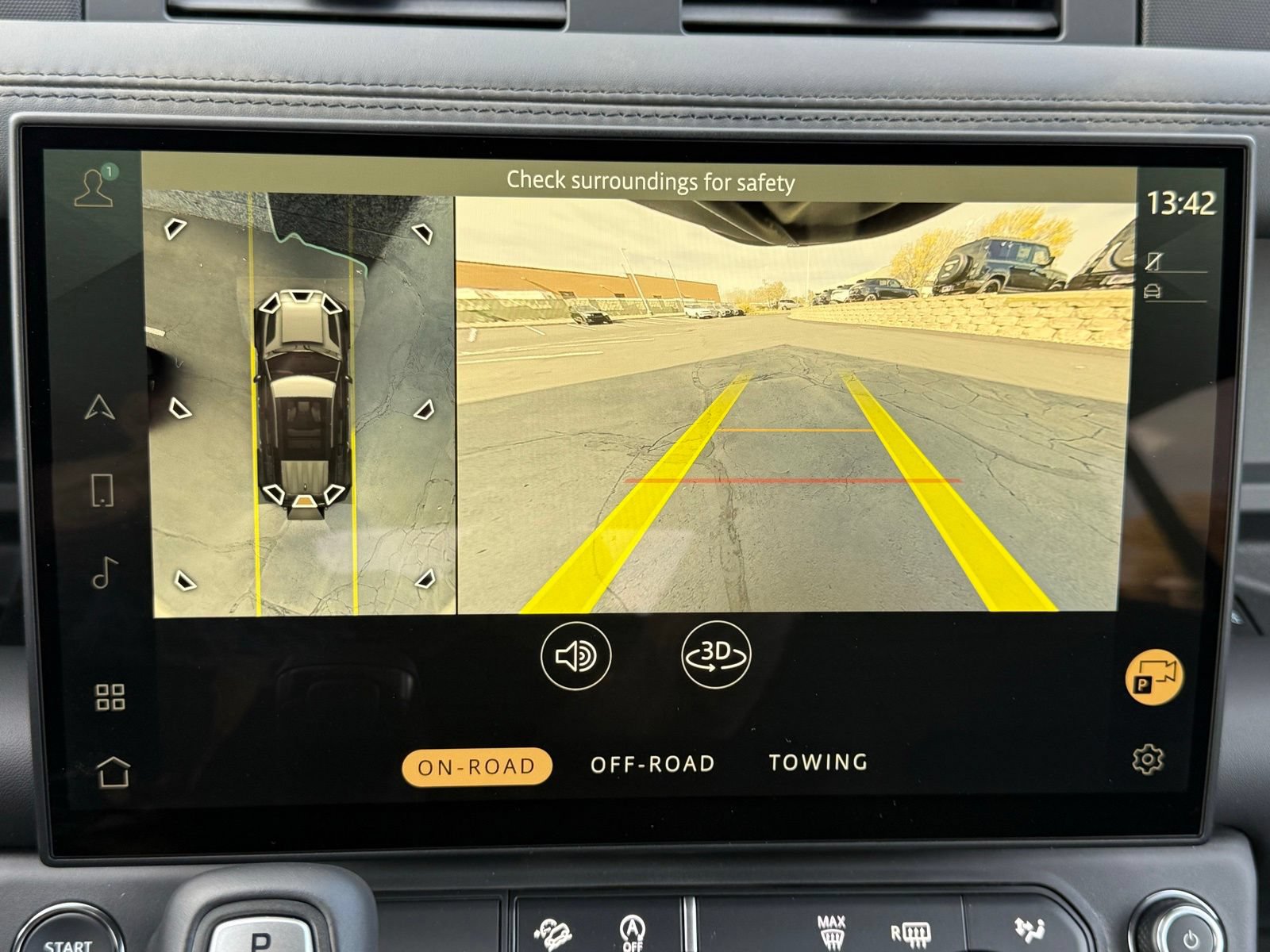 New 2025 Land Rover Defender 110 X-Dynamic SE AWD/4WD image 39