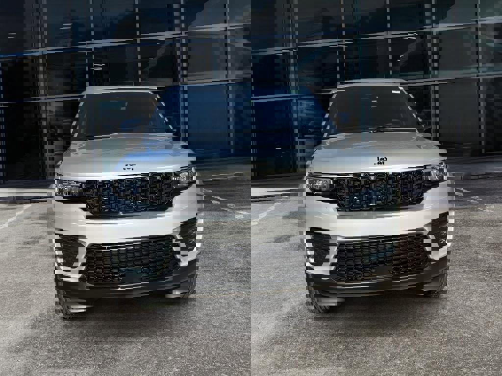 New 2025 Jeep Grand Cherokee Altitude image 2