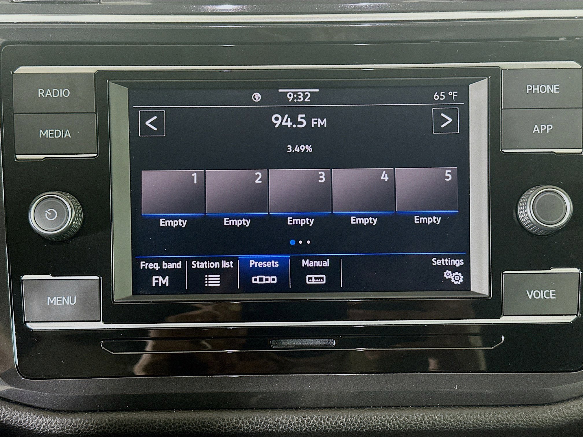 Used 2024 Volkswagen Tiguan S image 21