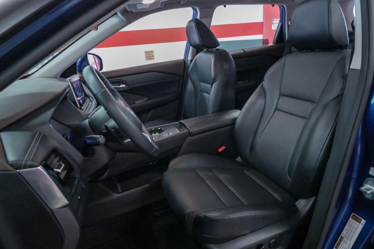 Used 2022 Nissan Rogue SV w/ SV Premium Package FWD image 12