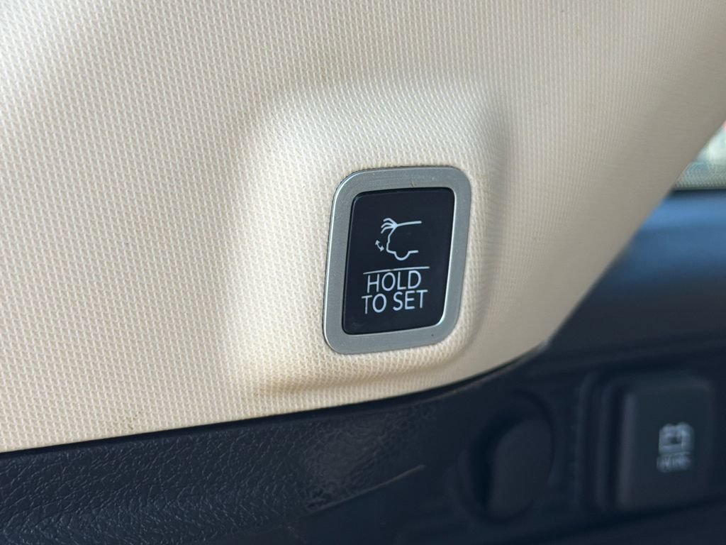 Used 2022 Jeep Grand Cherokee Limited AWD/4WD image 9