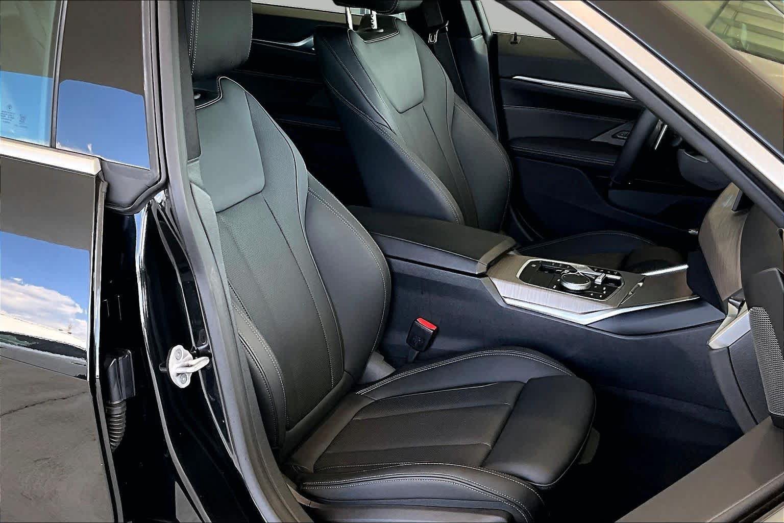 Used 2025 BMW 430i w/ Premium Package RWD image 8