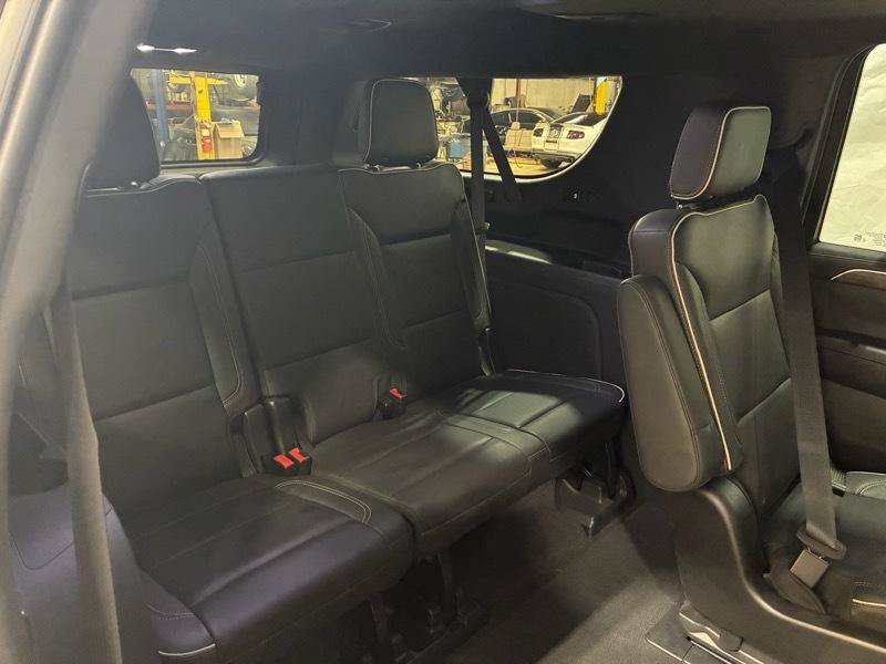 Used 2023 Chevrolet Suburban Premier RWD image 20