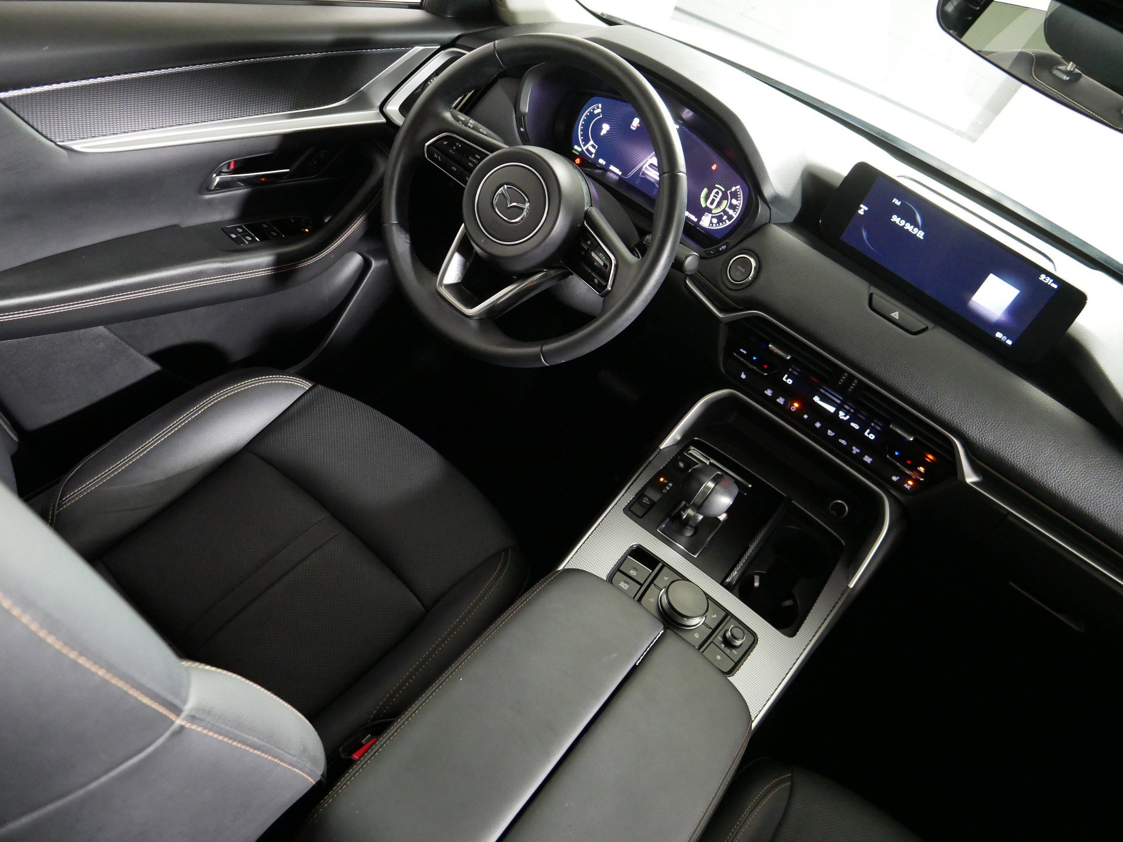 Used 2024 MAZDA CX-90 Plug-In Hybrid w/ Preferred AWD/4WD image 9