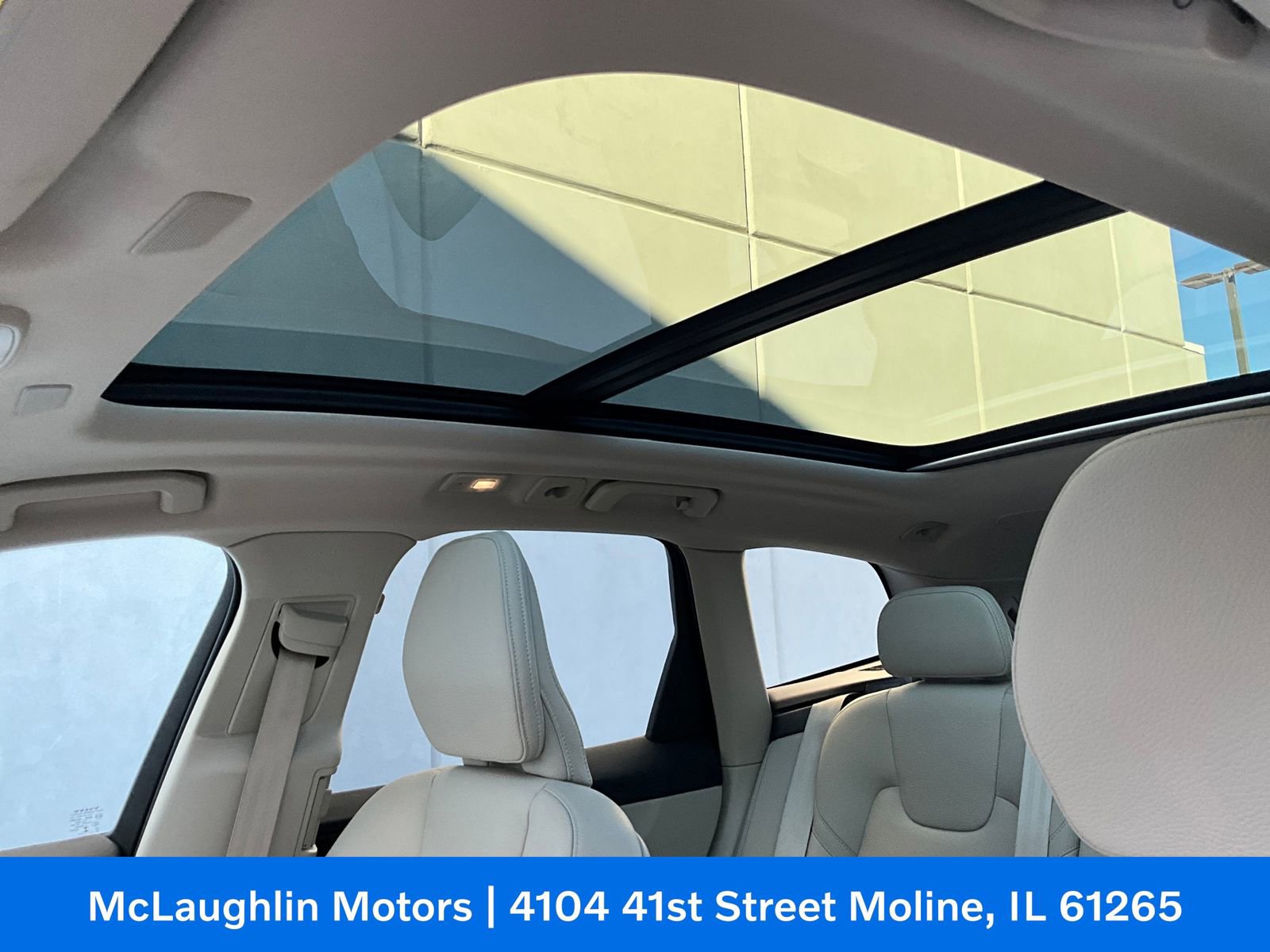 Certified 2023 Volvo XC60 B5 Plus w/ Climate Package image 26