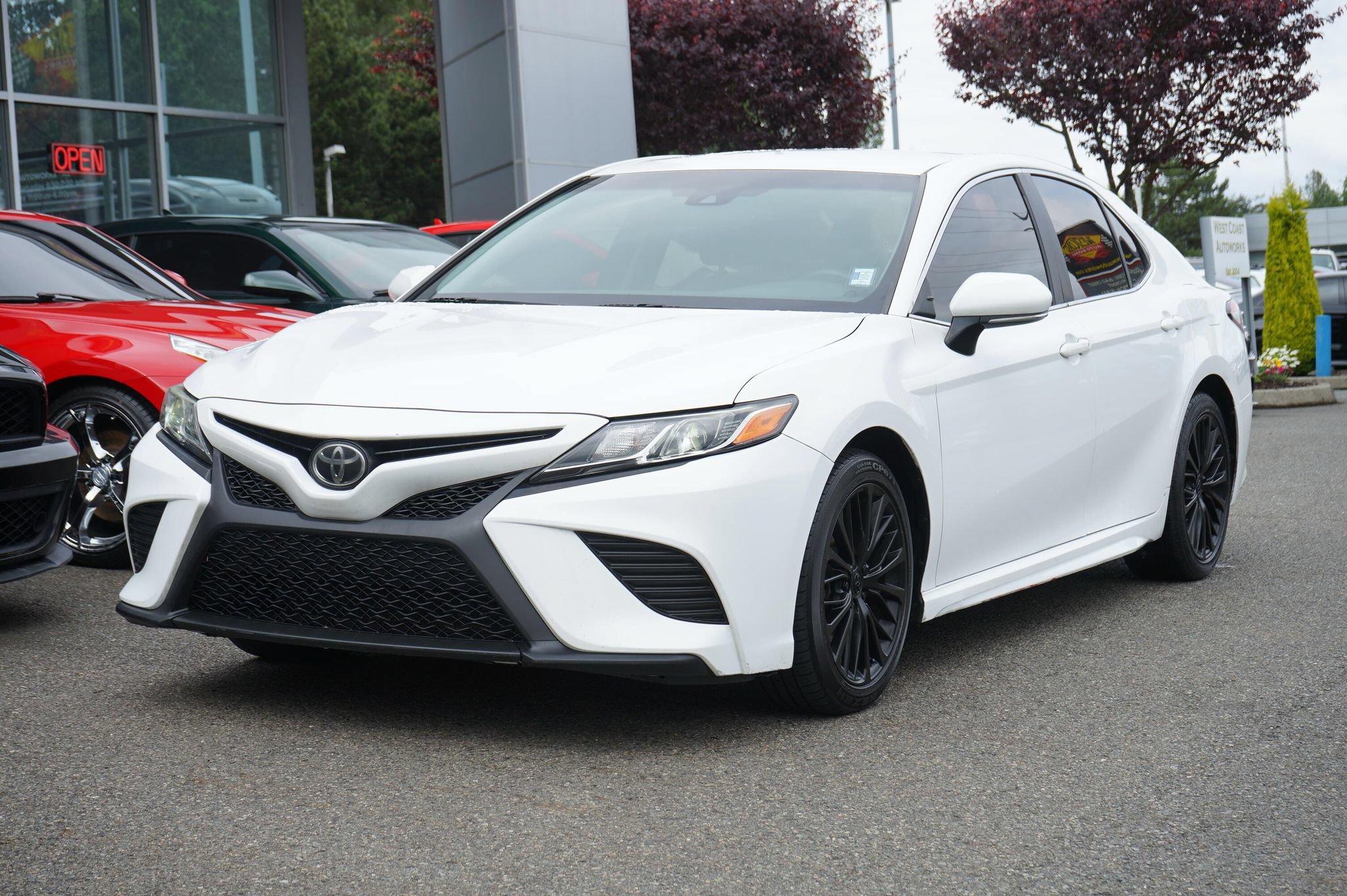 Used 2018 Toyota Camry SE w/ Convenience Package