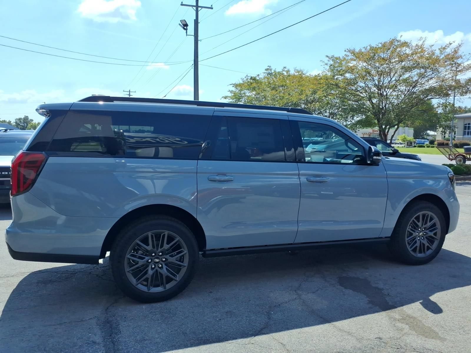 New 2027 Ford Expedition Max Platinum w/ Stealth Appearance Package RWD image 7