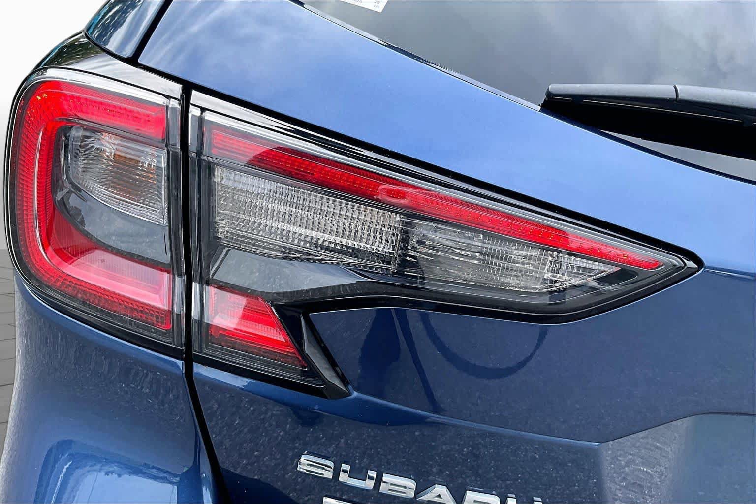 Used 2020 Subaru Outback Premium w/ Popular Package #1 AWD/4WD image 29