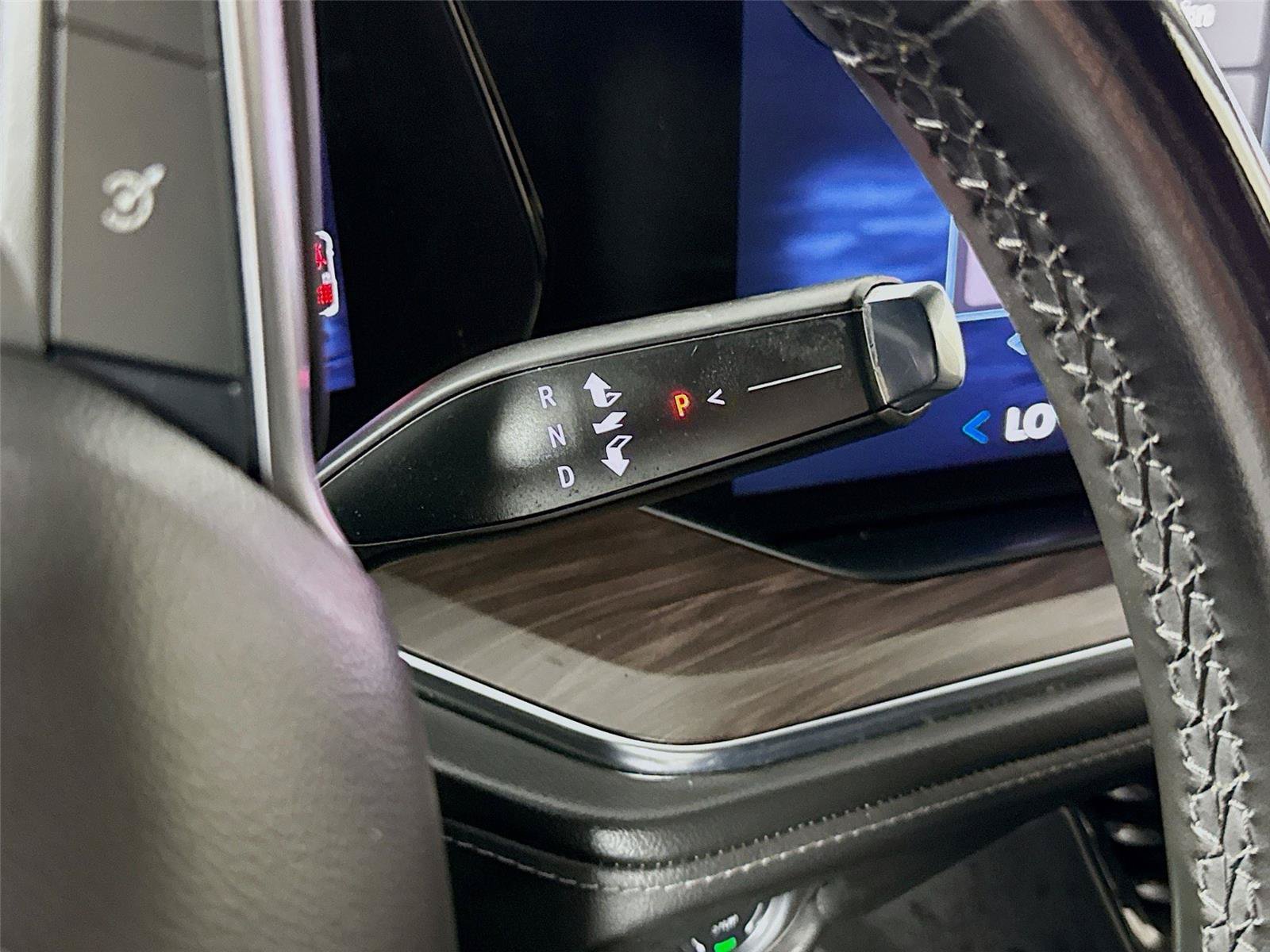 Used 2025 Chevrolet Tahoe LS RWD image 17