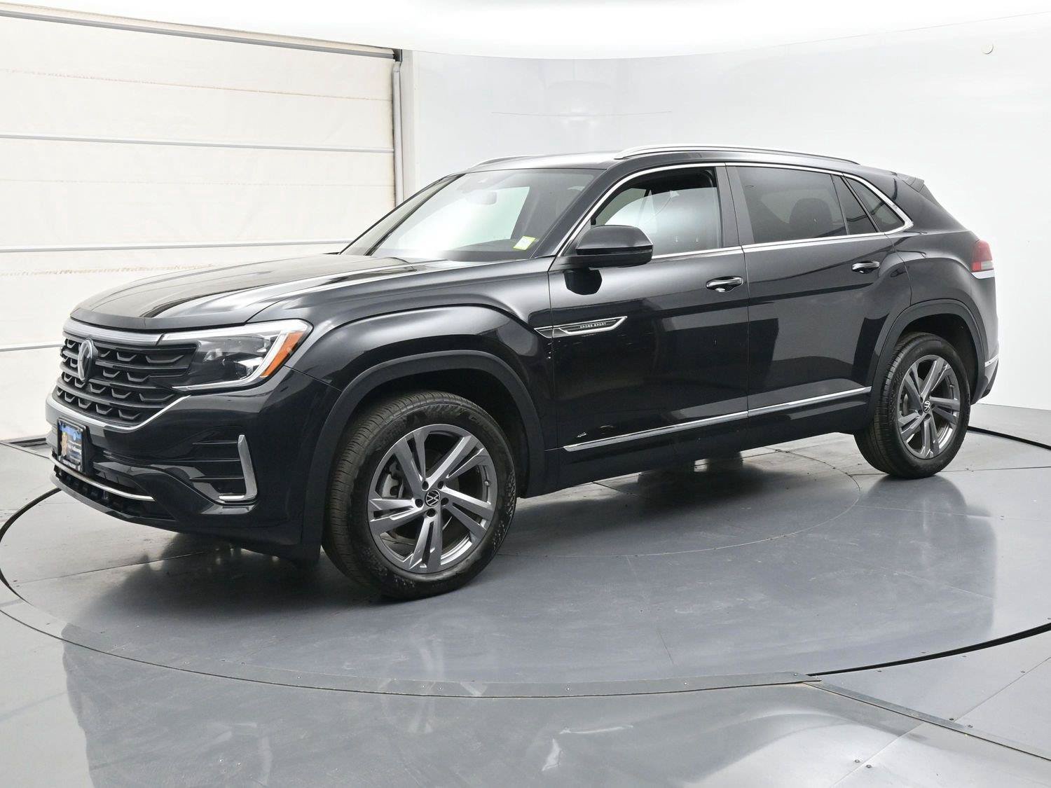 Certified 2024 Volkswagen Atlas Cross Sport SEL R-Line AWD/4WD image 1