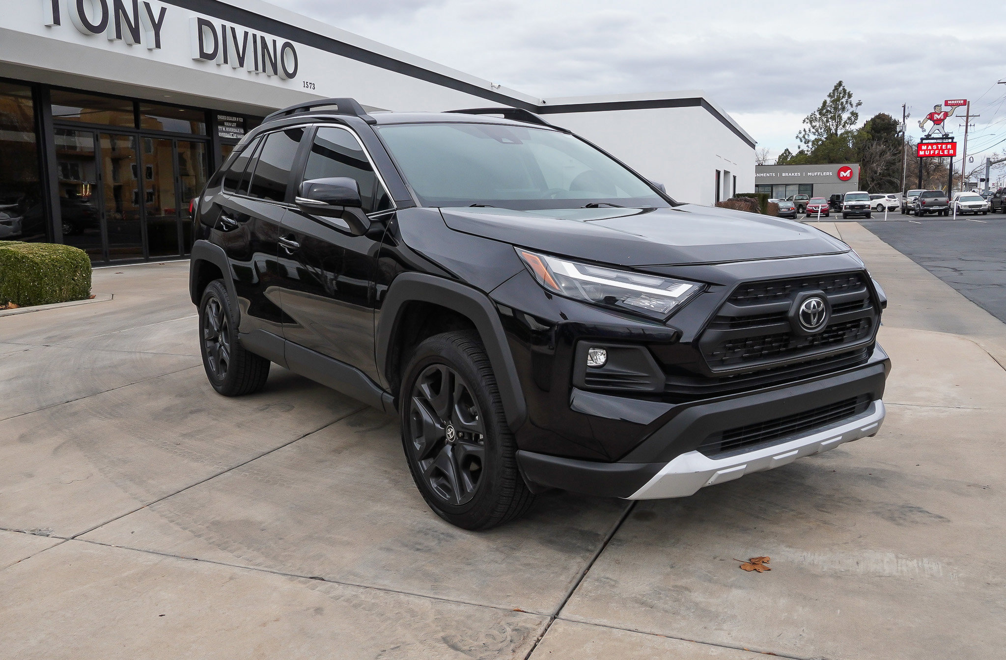 Used 2022 Toyota RAV4 Adventure video 2