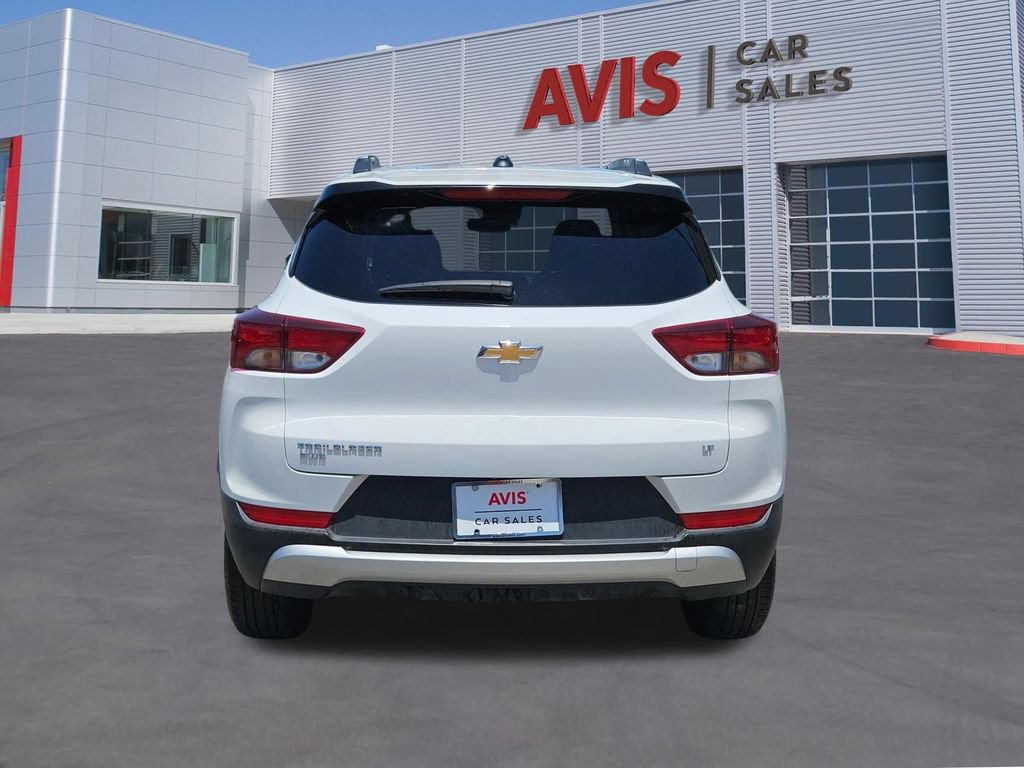 Used 2025 Chevrolet TrailBlazer LT AWD/4WD image 5