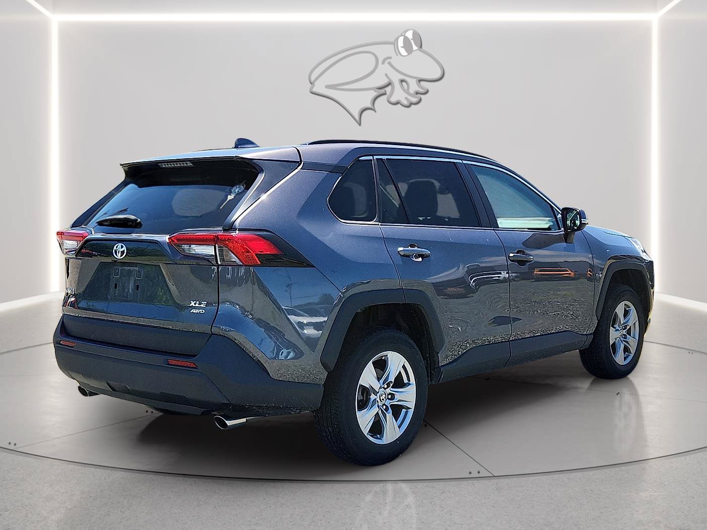 Used 2022 Toyota RAV4 XLE AWD/4WD image 4
