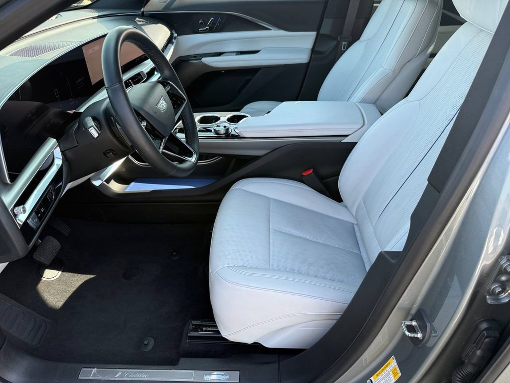 Used 2024 Cadillac Lyriq Luxury RWD image 10