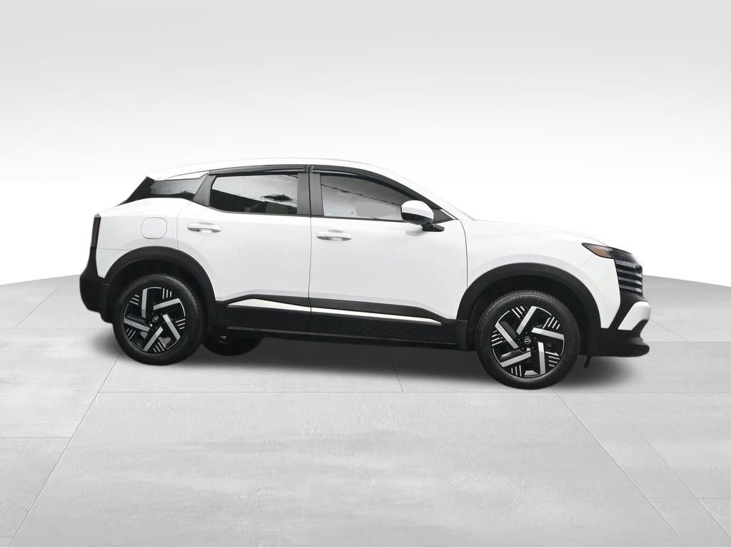 Used 2025 Nissan Kicks SV FWD image 14