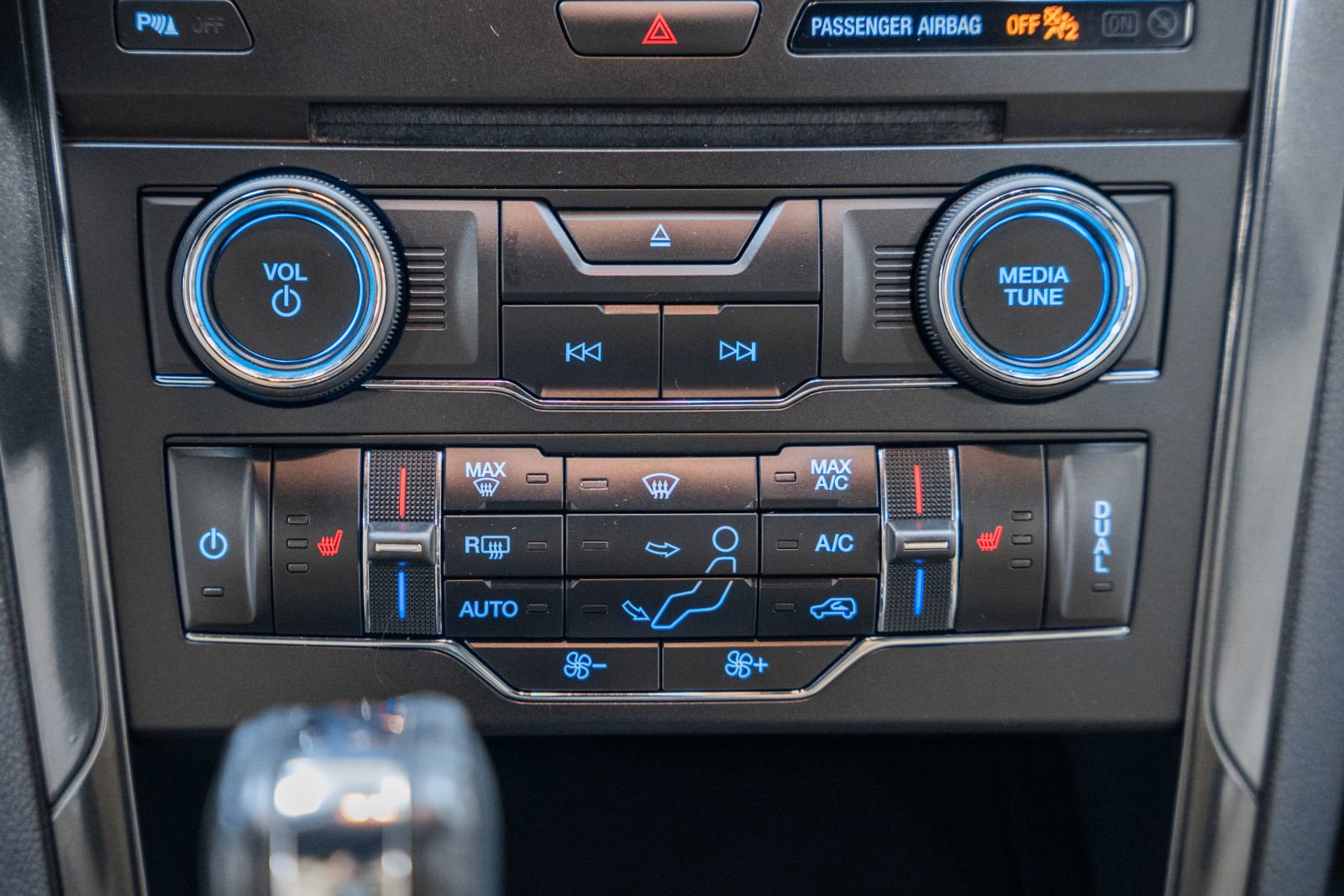 Certified 2017 Ford Explorer XLT w/ Equipment Group 202A image 28