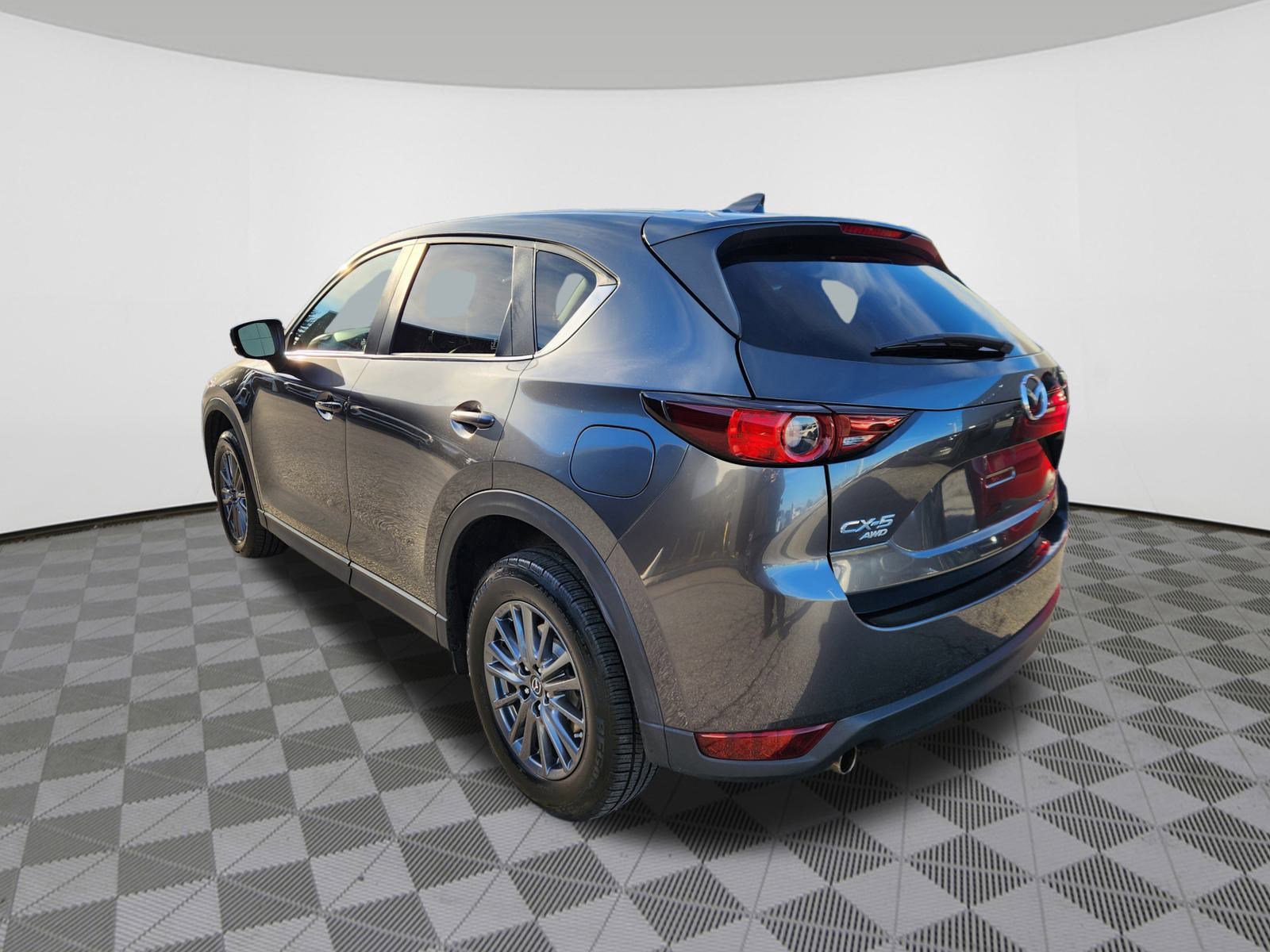 Used 2019 MAZDA CX-5 Touring image 3