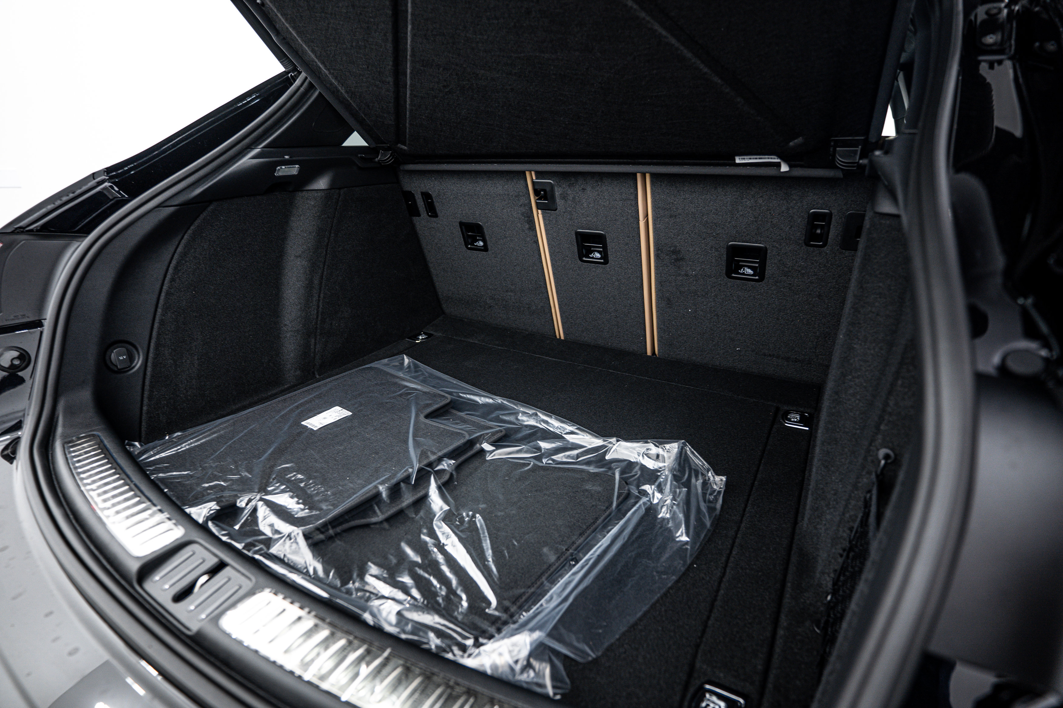 New 2025 Porsche Macan image 25