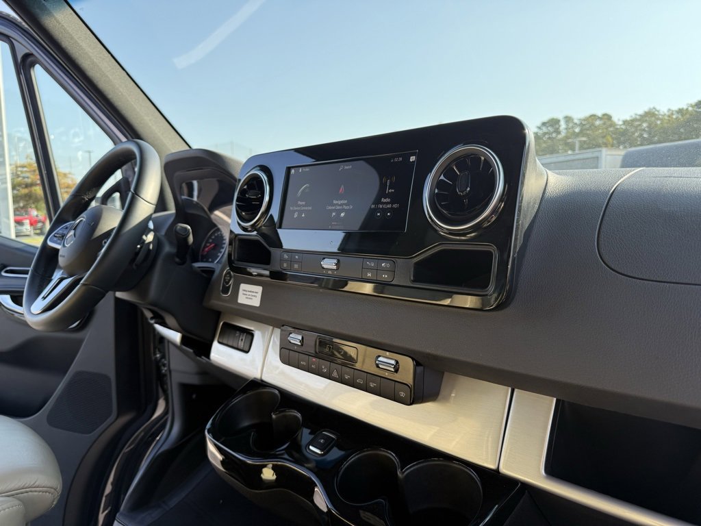Used 2023 Mercedes-Benz Sprinter 3500 image 39