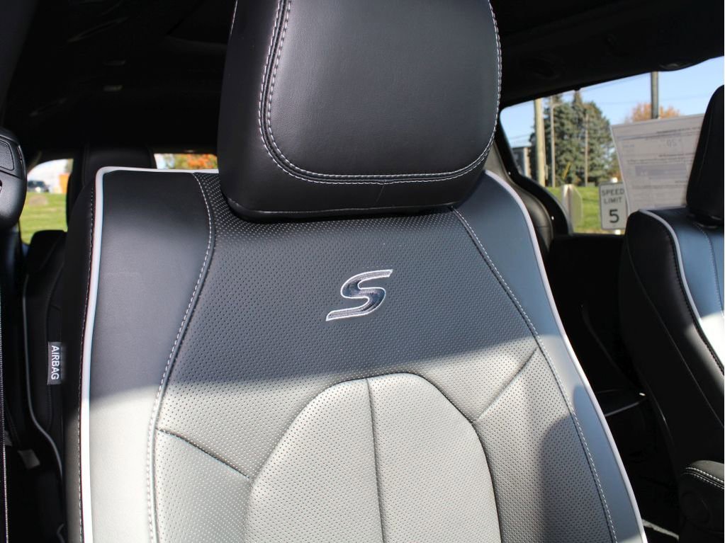 New 2026 Chrysler Pacifica Limited w/ S Appearance Package image 26