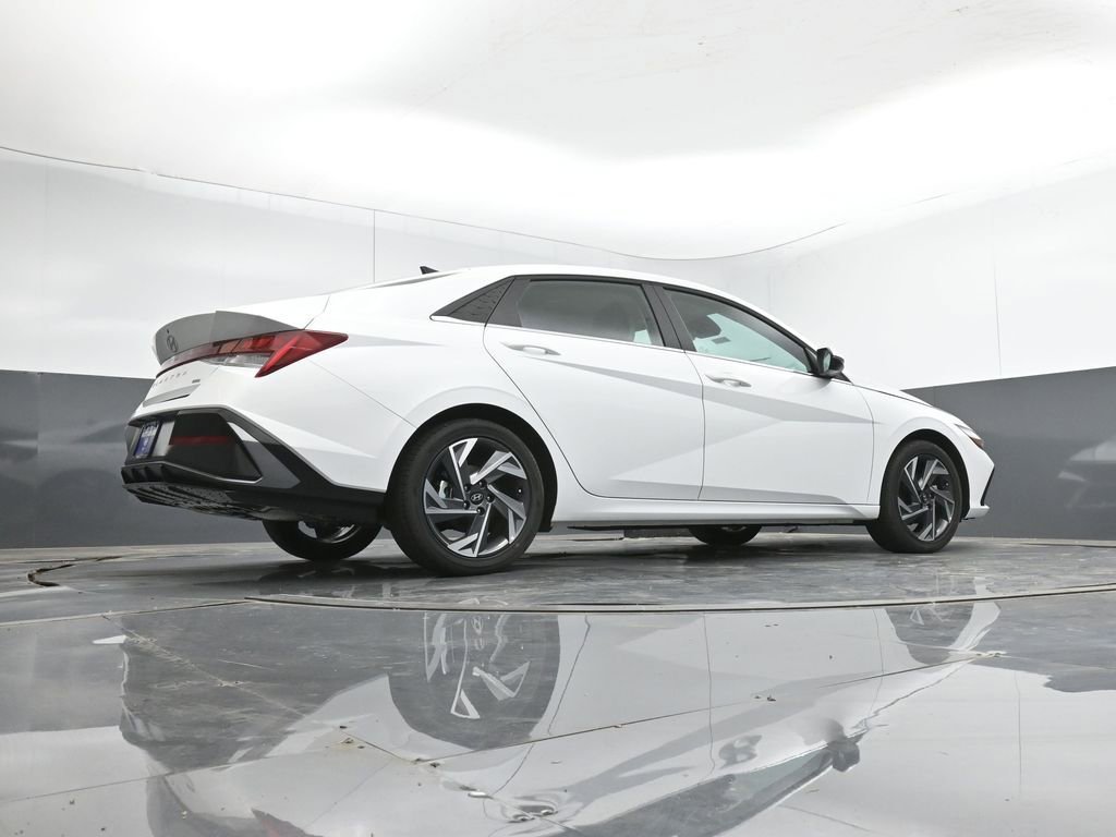 New 2026 Hyundai Elantra Limited FWD image 13