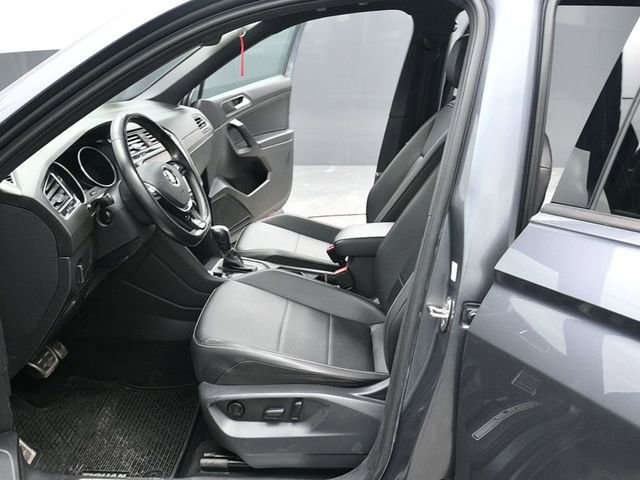 Used 2021 Volkswagen Tiguan SE R-Line image 18