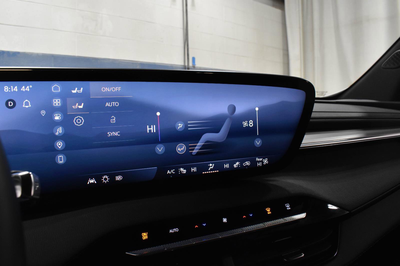 Used 2025 Buick Enclave Preferred image 18