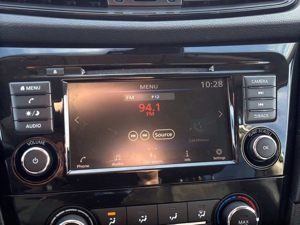 Used 2020 Nissan Rogue S w/ Special Edition Package image 18