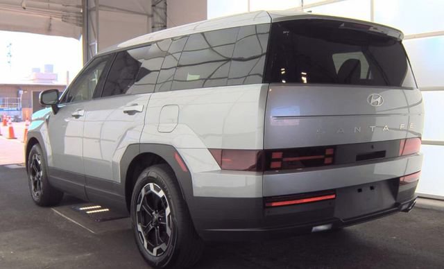 Used 2024 Hyundai Santa Fe SE image 4