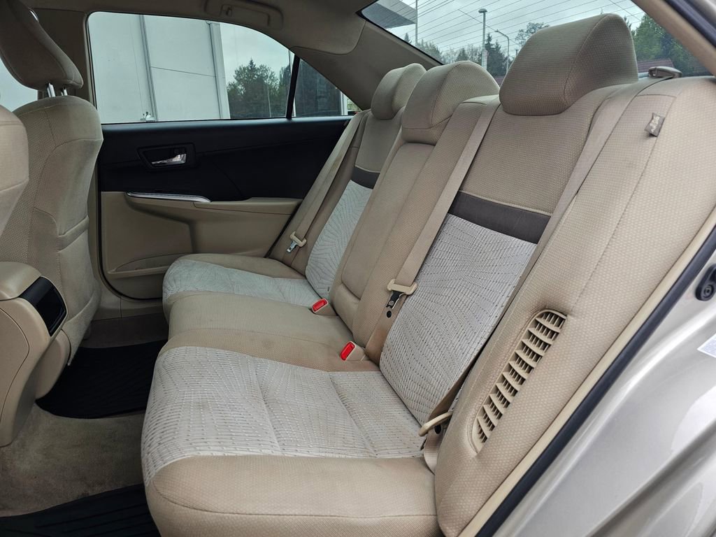 Used 2014 Toyota Camry LE FWD image 16