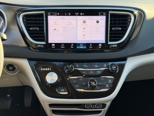 Used 2024 Chrysler Pacifica Touring-L image 14