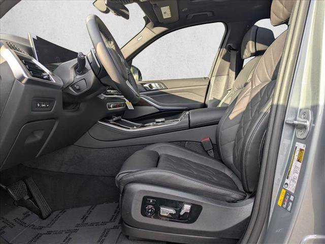 New 2026 BMW X5 xDrive50e image 4