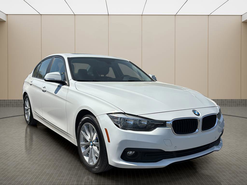 Used 2017 BMW 320i Sedan w/ Driver Assistance Package image 6