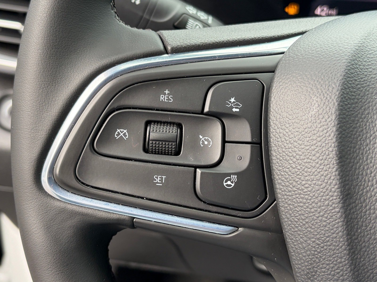Used 2024 Buick Envista Sport Touring w/ Convenience I Package FWD image 20