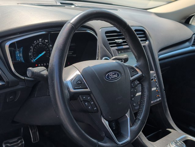 Used 2018 Ford Fusion Titanium AWD/4WD image 10