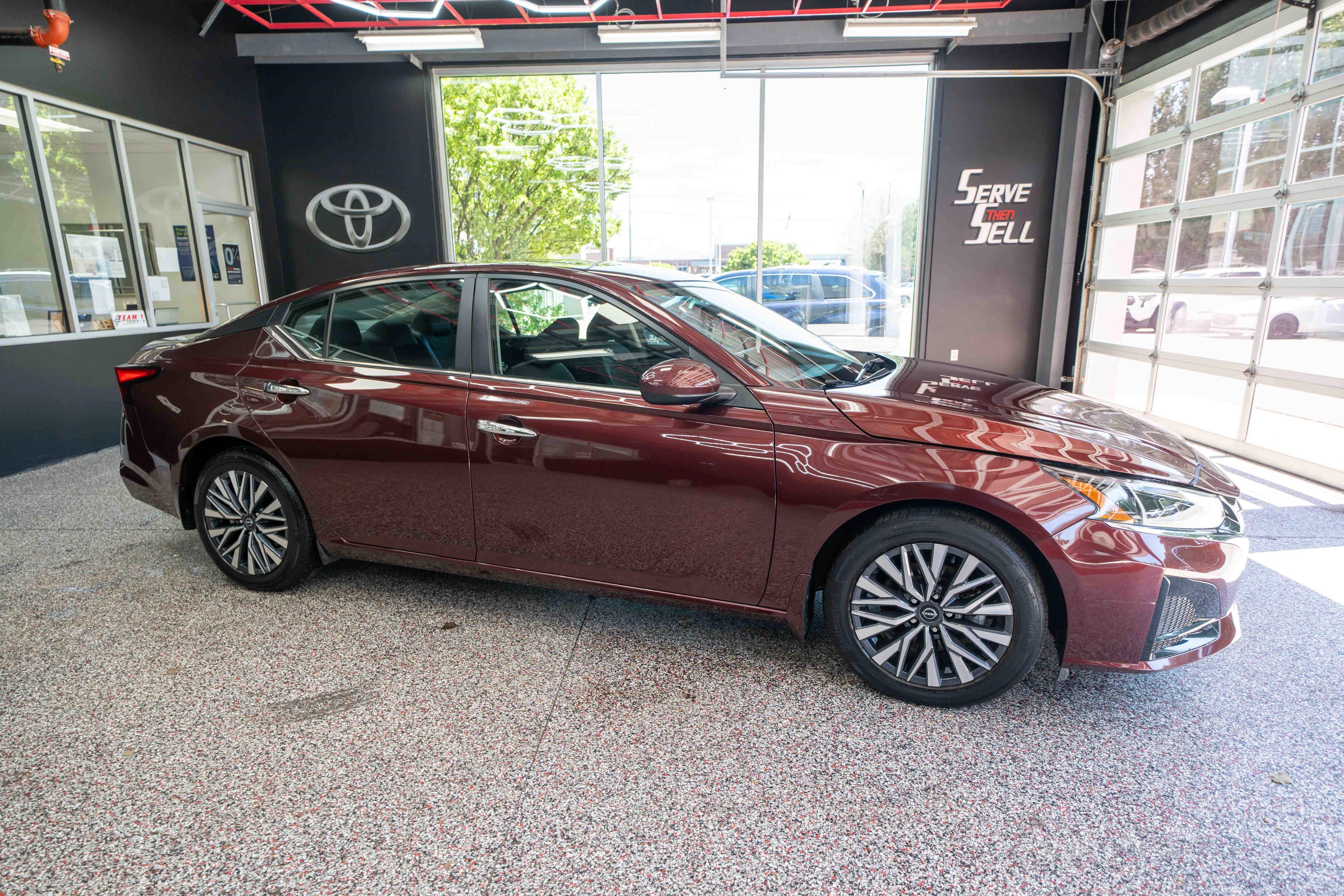 Used 2023 Nissan Altima 2.5 SV w/ SV Premium Package image 5