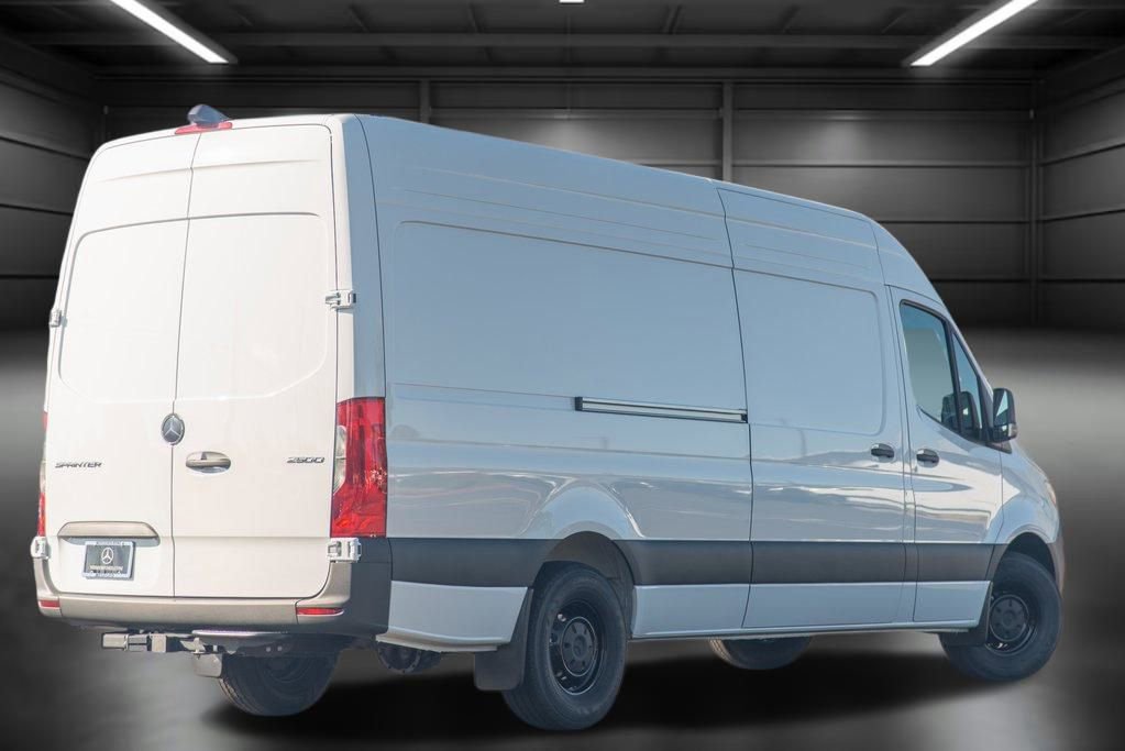 Used 2024 Mercedes-Benz Sprinter 2500 image 10