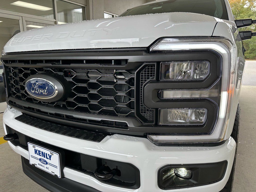 New 2026 Ford F250 XL image 2