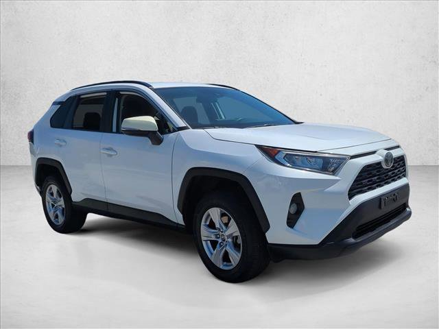 Used 2020 Toyota RAV4 XLE AWD/4WD image 3