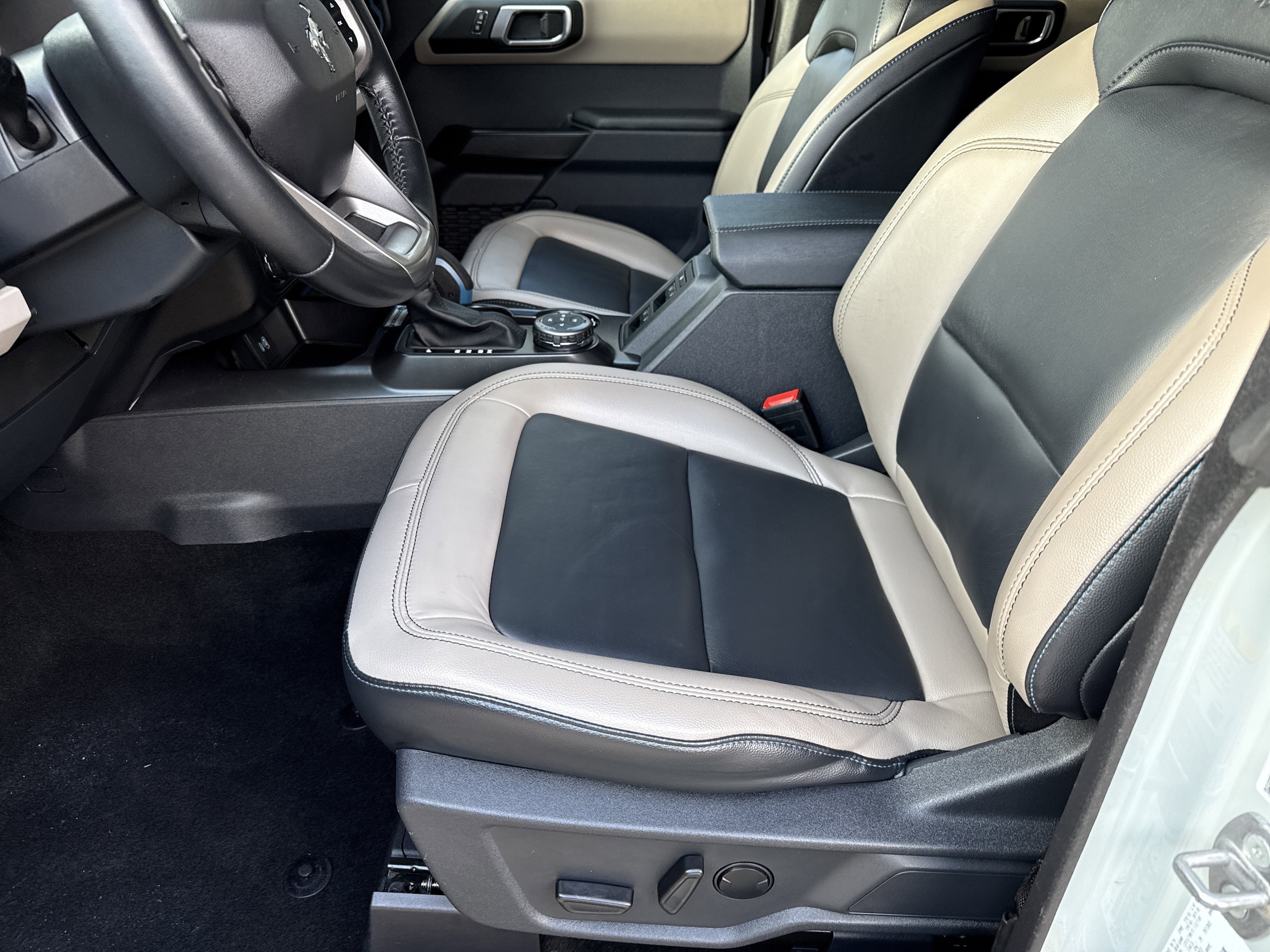 Used 2024 Ford Bronco Wildtrak image 9