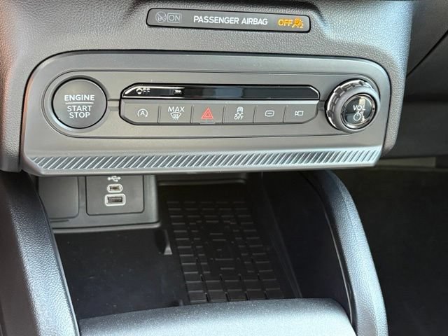 Used 2025 Ford Bronco Sport Outer Banks AWD/4WD image 18
