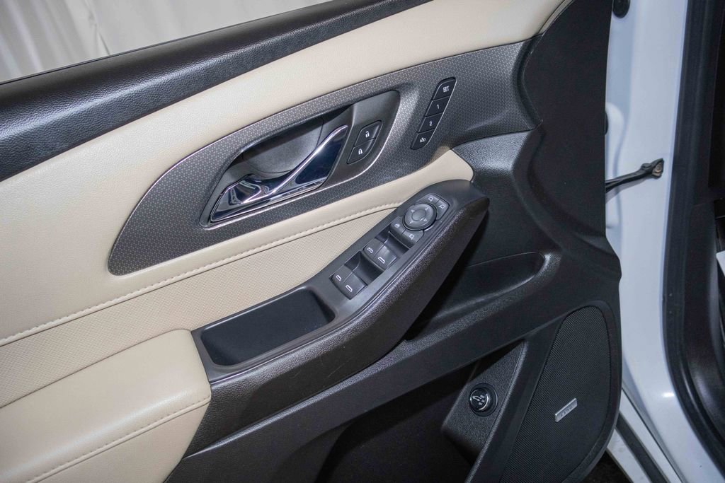 Used 2022 Chevrolet Traverse Premier image 12