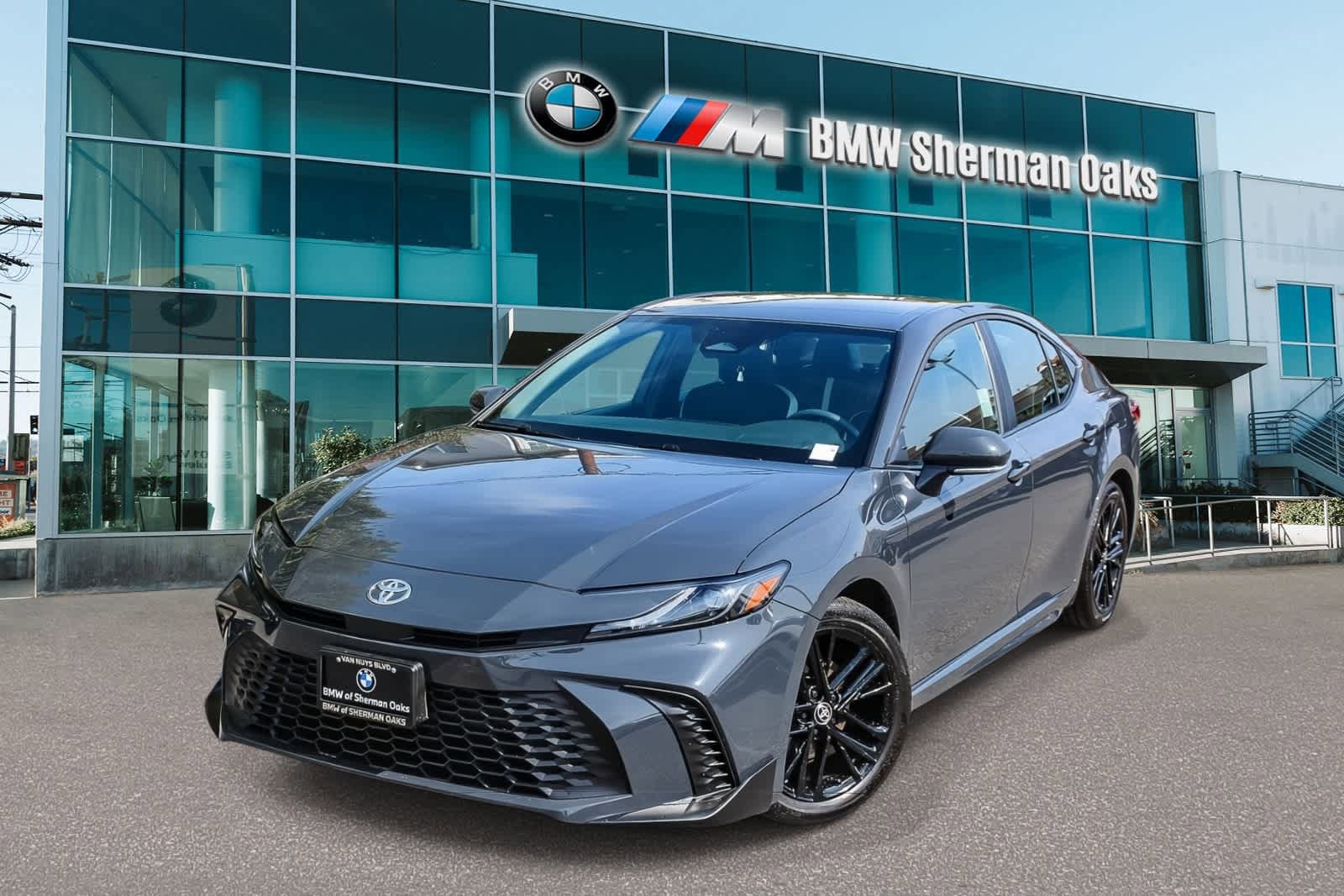 Used 2026 Toyota Camry SE FWD image 2